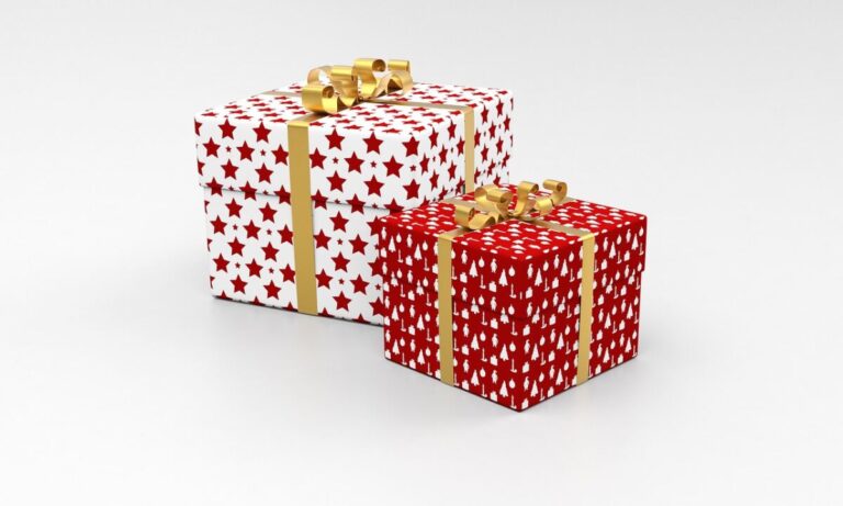 die geschenke, pakete, geschenke, kisten, weihnachten, überraschung, schleife, herzlichen glückwunsch, jubiläum, wickeln, geschenkpapier, geschenkbox, weihnachtsgeschenke, verpackung, festlich, zelebrieren, isoliert