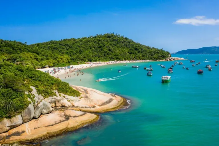Vacaciones en Brasil 2025: las mejores 3 playas de Florianópolis